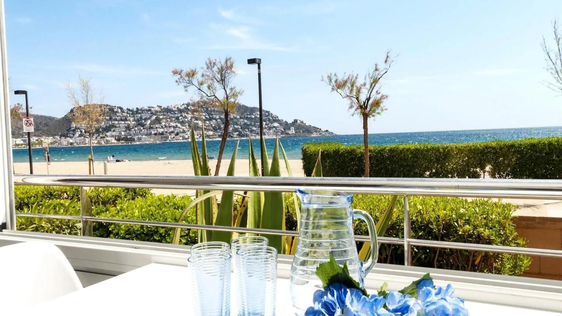 Beautiful 2-Bedroom Apartment For 5 People Rosas